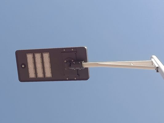 18V 35W 160LM / W Tất cả trong một Đèn đường năng lượng mặt trời 3000K